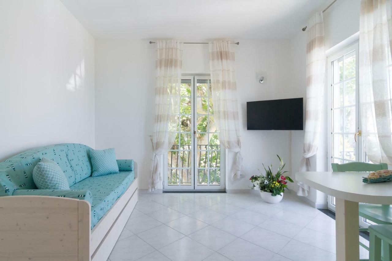 Aquamarine Relaxing Capri Suites Extérieur photo