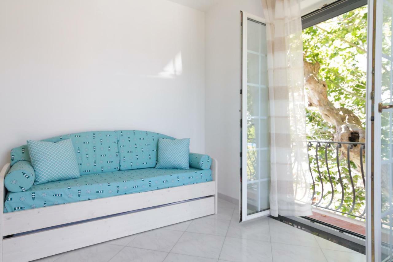 Aquamarine Relaxing Capri Suites Extérieur photo