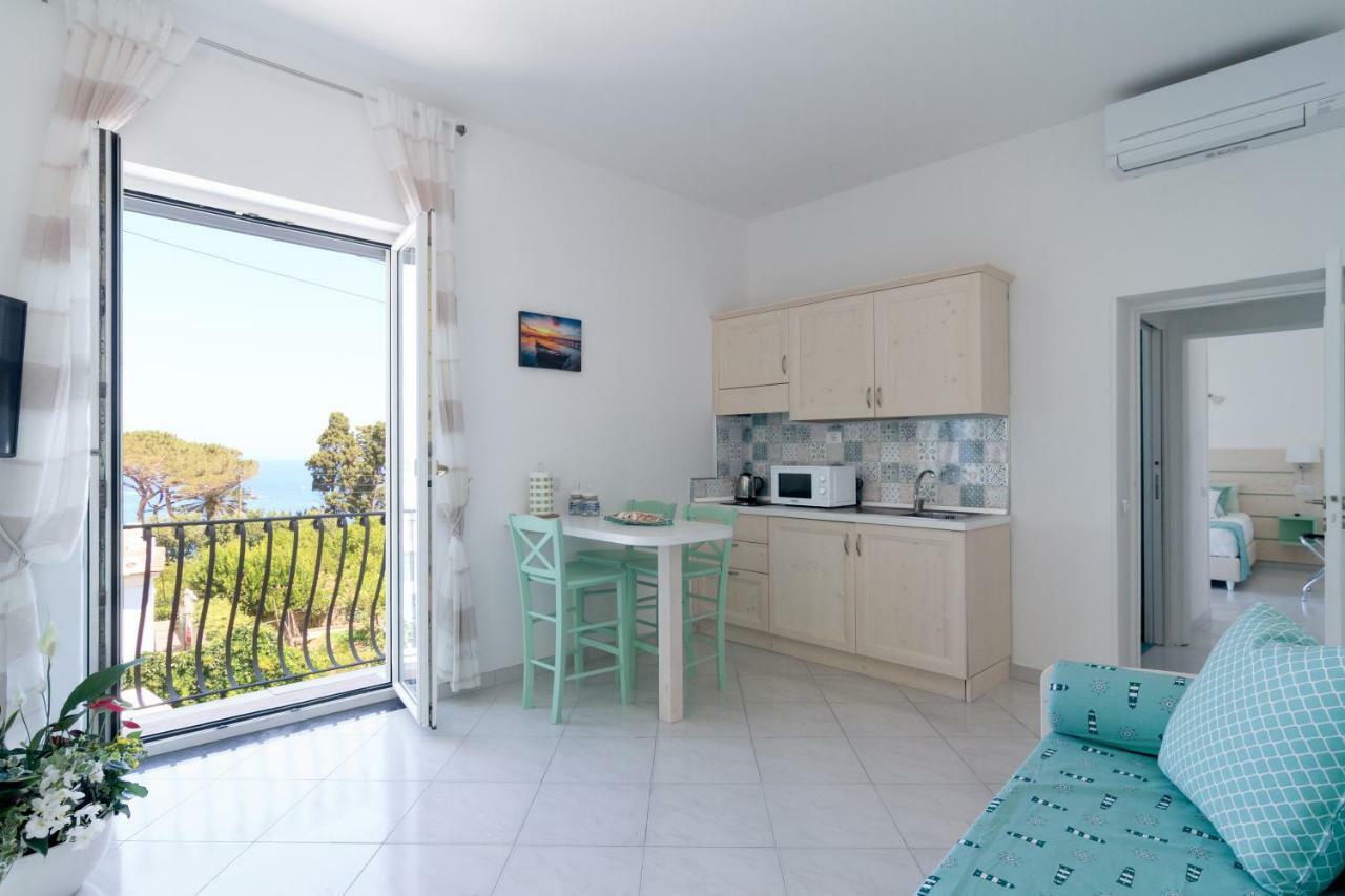 Aquamarine Relaxing Capri Suites Extérieur photo