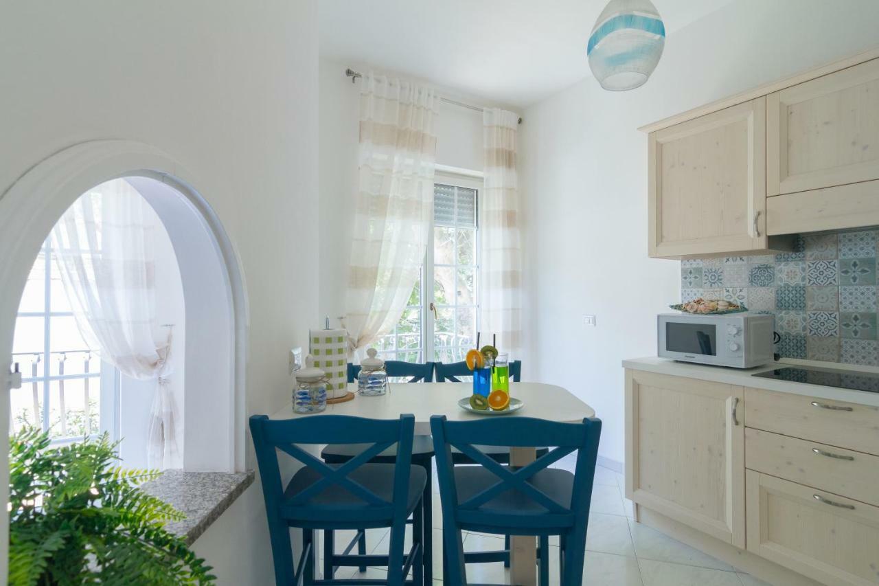 Aquamarine Relaxing Capri Suites Extérieur photo